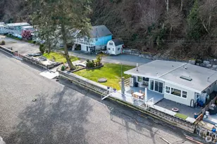 3187 Shoreline Dr, Camano Island, WA 98282 - Photo 2
