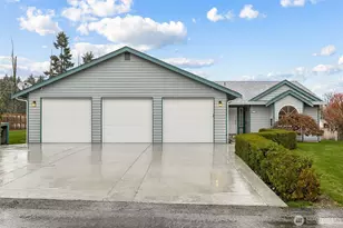 12601 227th St E, Graham, WA 98338 - Photo 2