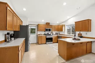 12601 227th St E, Graham, WA 98338 - Photo 12