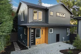 11219 NE 95th St, Kirkland, WA 98033 - Photo 1