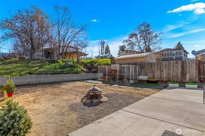 325 Eastmont Ave, East Wenatchee, WA 98802 - Photo 18