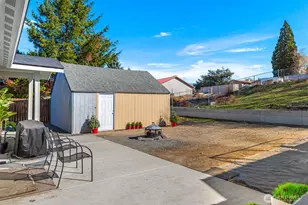 325 Eastmont Ave, East Wenatchee, WA 98802 - Photo 18