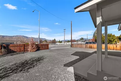 325 Eastmont Ave, East Wenatchee, WA 98802 - Photo 24