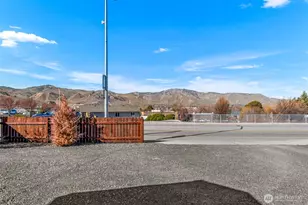 325 Eastmont Ave, East Wenatchee, WA 98802 - Photo 22