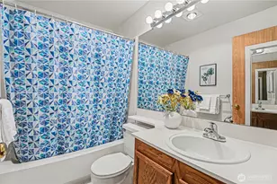 23001 Lakeview Dr, Mountlake Terrace, WA 98043 - Photo 16