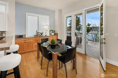 2010 W Lake Sammamish Parkway SE, Bellevue, WA 98008 - Photo 8