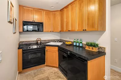 2010 W Lake Sammamish Parkway SE, Bellevue, WA 98008 - Photo 20