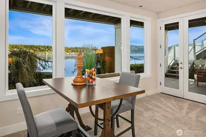 2010 W Lake Sammamish Parkway SE, Bellevue, WA 98008 - Photo 18