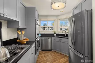 9039 NE Juanita Dr, Kirkland, WA 98034 - Photo 2