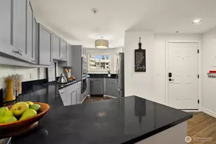 9039 NE Juanita Dr, Kirkland, WA 98034 - Photo 4