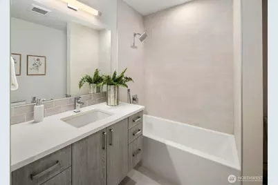 8042 B 35th Avenue NE, Seattle, WA 98115 - Photo 24