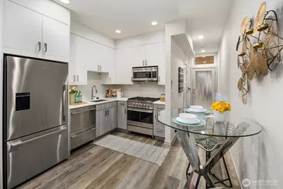 8042 B 35th Avenue NE, Seattle, WA 98115 - Photo 8