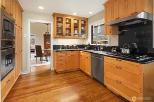 1216 NE 77th St, Seattle, WA 98115 - Photo 16