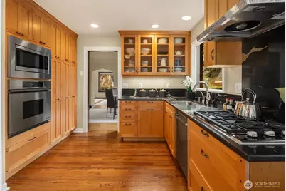 1216 NE 77th Street, Seattle, WA 98115 - Photo 18