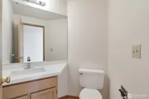 25746 SE 39th St, Sammamish, WA 98029 - Photo 26