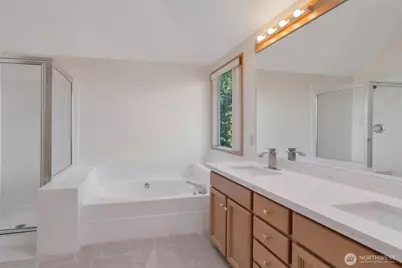 25746 SE 39th Street, Sammamish, WA 98029 - Photo 24