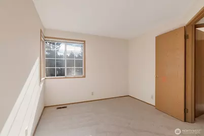 25746 SE 39th Street, Sammamish, WA 98029 - Photo 16