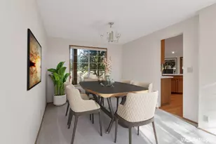 25746 SE 39th St, Sammamish, WA 98029 - Photo 8