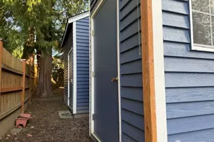 11414 107th Pl NE, Kirkland, WA 98033 - Photo 32