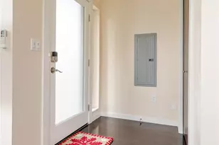 725 17th Ave, Seattle, WA 98122 - Photo 2