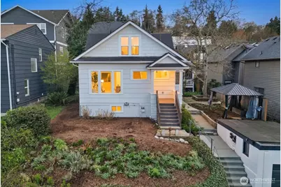 3443 21st Avenue W, Seattle, WA 98199 - Photo 2