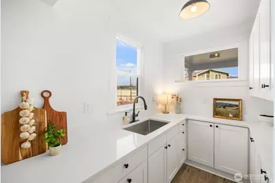 3443 21st Avenue W, Seattle, WA 98199 - Photo 20