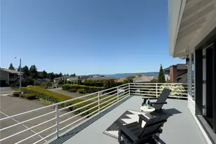 1621 Edgemoor Ln, Everett, WA 98203 - Photo 2