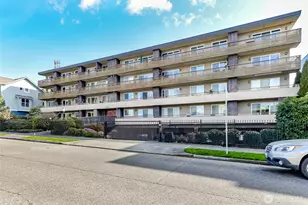 4444 44th Ave SW, Seattle, WA 98116 - Photo 2