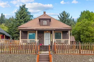 110 W 3rd St, Cle Elum, WA 98922 - Photo 2