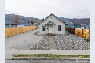 910 Walker Avenue, Wenatchee, WA 98801 - Photo 2