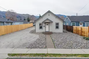 910 Walker Ave, Wenatchee, WA 98801 - Photo 2