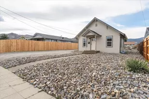 910 Walker Ave, Wenatchee, WA 98801 - Photo 1