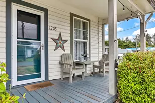 1205 49th St, Seaview, WA 98644 - Photo 4