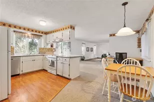 10730 Rampart Dr E, Puyallup, WA 98374 - Photo 6