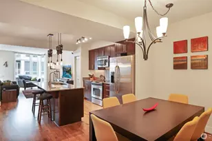 699 John St, Seattle, WA 98109 - Photo 2