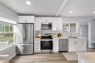 6058 6th Ave NE, Seattle, WA 98115 - Photo 10