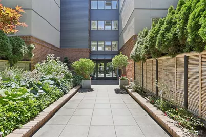 275 W Roy Street #114, Seattle, WA 98119 - Photo 2