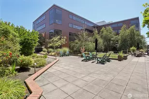 275 W Roy St, Seattle, WA 98119 - Photo 30