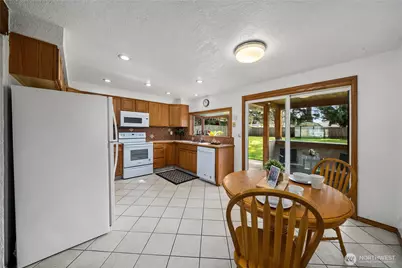 737 3rd Avenue NE, Pacific, WA 98047 - Photo 16