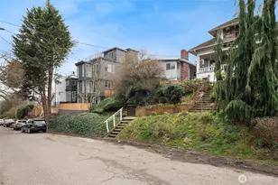 633 W Emerson St, Seattle, WA 98119 - Photo 2