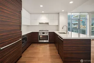 583 Battery St, Seattle, WA 98121 - Photo 12