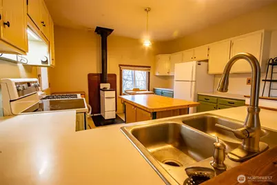 7 Hutton Road, Oroville, WA 98844 - Photo 10