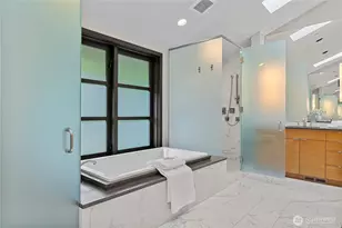 1014 Belfair Rd, Bellevue, WA 98004 - Photo 24