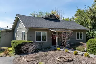 3805 Pacific Way, Longview, WA 98632 - Photo 1