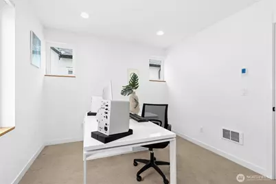 10354 Wallingford Avenue N #B, Seattle, WA 98133 - Photo 18