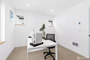 10354 Wallingford Ave N, Seattle, WA 98133 - Photo 18