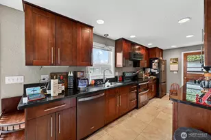 1111 E 8th St, Port Angeles, WA 98362 - Photo 4