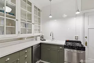 125 Warren Ave N, Seattle, WA 98109 - Photo 36