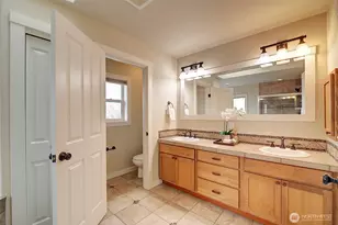 10705 176th Ave E, Bonney Lake, WA 98391 - Photo 30