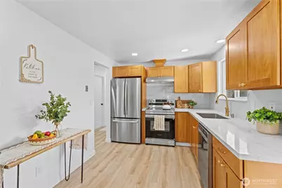 9216 Madrone Circle W, University Place, WA 98467 - Photo 14